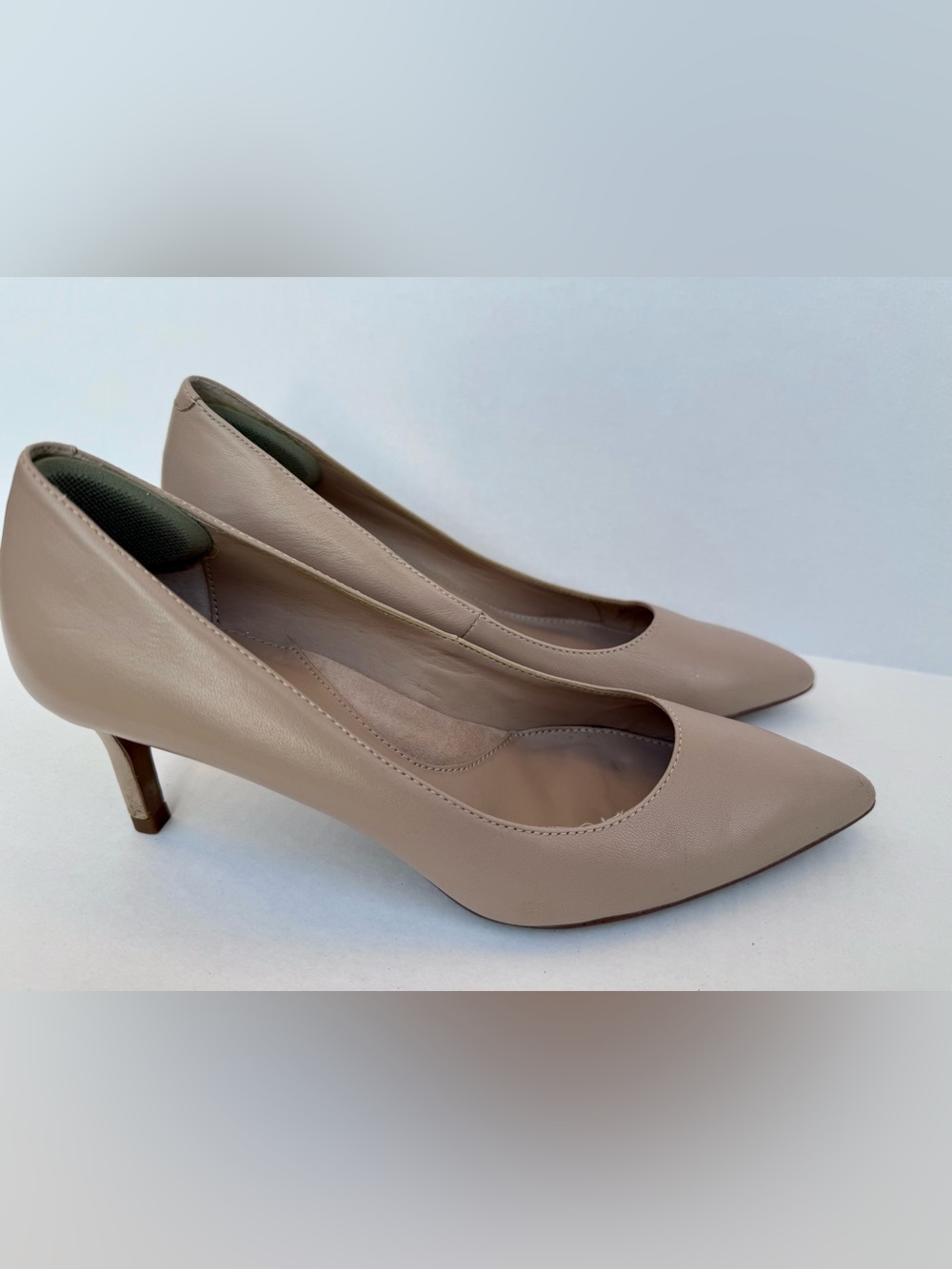 Banana Republic Madison 12-Hour Low Pump in beige leather